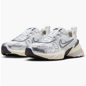 Nike V2K Run Sneakers Summit White Metallic Silver